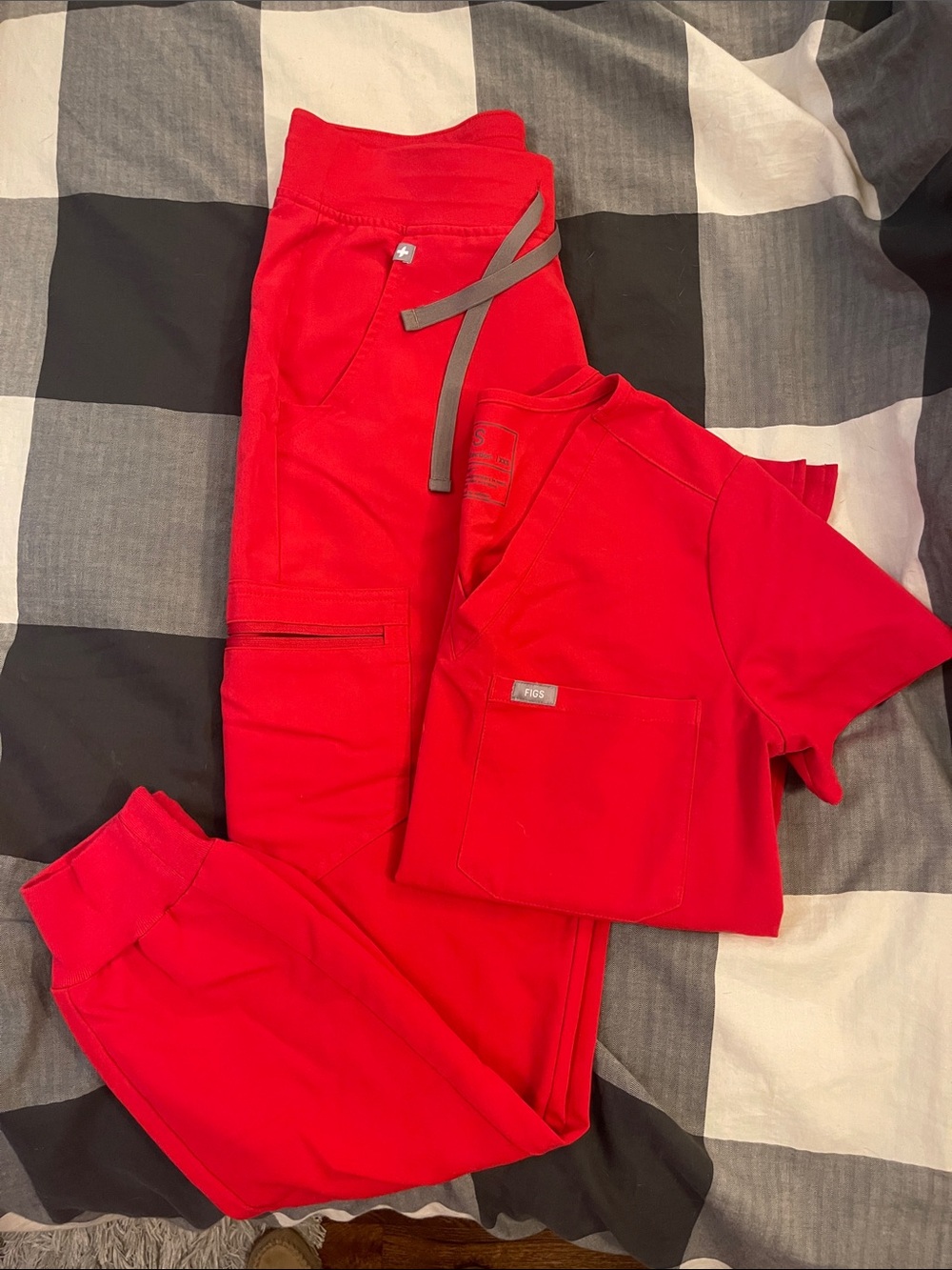 Figs Winning Red Scrub Set
